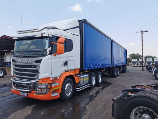 Absolut Cargo - 34 Ton Tautliner Interlink