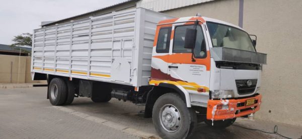 8-ton Cattle Truck